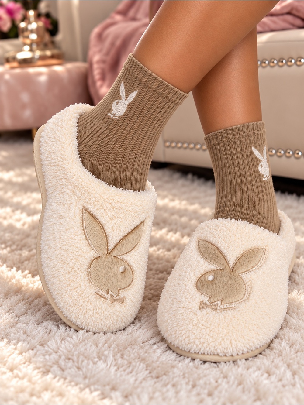 PLAYBOY Cream & Tan Memory Foam Slippers & Socks Set XL (9.5-10.5)